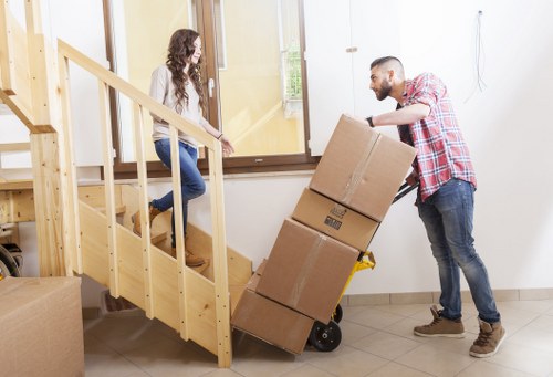 Apartment move estimate based on room contents and access
